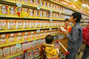 將工廠搬進賣場 伊利嬰幼兒奶粉的透明化創新